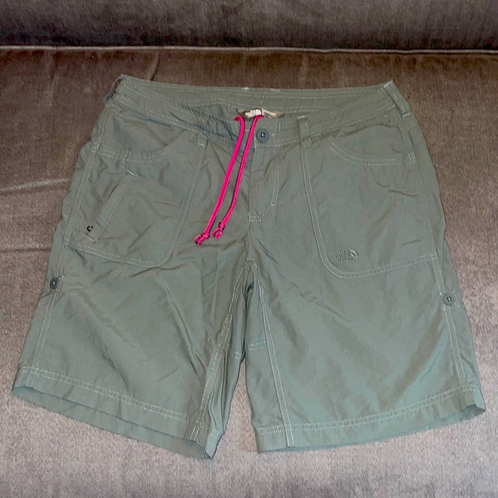 NWOT. The North face shorts. Size 8 - Picture 1 of 5